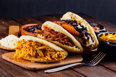 Rauli's Arepas con Soul: A Culinary Journey Through Colombian Traditions!